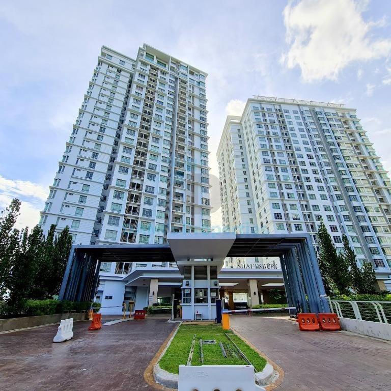 Shaftsbury Residence Cyberjaya With A Pool & Free Parking エクステリア 写真